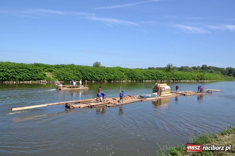 Zdjęcie w galerii na portalu naszraciborz.pl: Flisacy na Meandrach Odry w Chałupkach  wiadomości z regionu