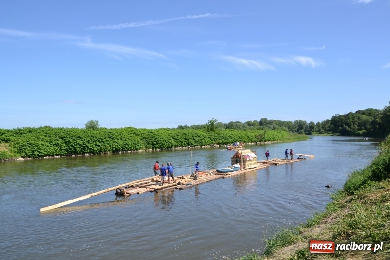 Zdjęcie w galerii na portalu naszraciborz.pl: Flisacy na Meandrach Odry w Chałupkach  wiadomości z regionu
