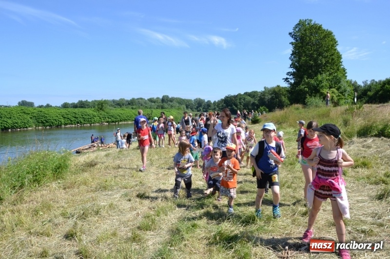 Zdjęcie w galerii na portalu naszraciborz.pl: Flisacy na Meandrach Odry w Chałupkach  wiadomości z regionu