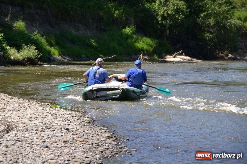 Zdjęcie w galerii na portalu naszraciborz.pl: Flisacy na Meandrach Odry w Chałupkach  wiadomości z regionu