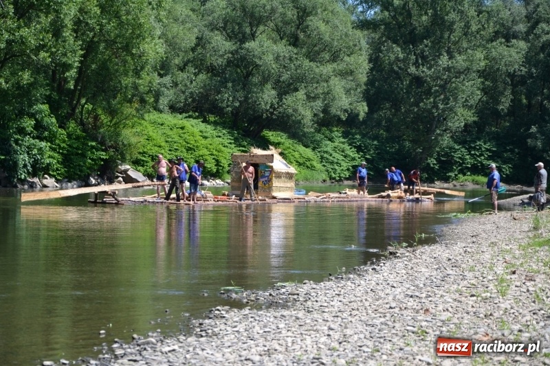 Zdjęcie w galerii na portalu naszraciborz.pl: Flisacy na Meandrach Odry w Chałupkach  wiadomości z regionu