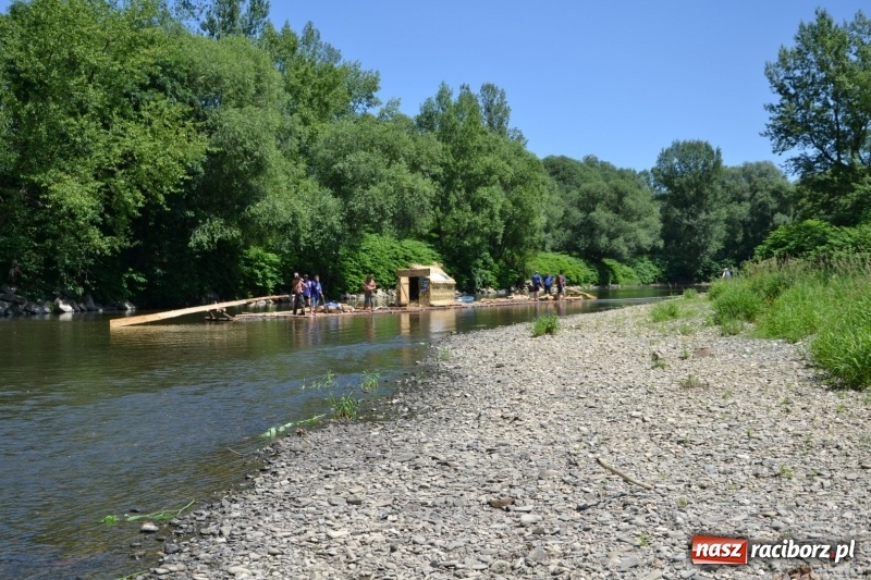 Zdjęcie w galerii na portalu naszraciborz.pl: Flisacy na Meandrach Odry w Chałupkach  wiadomości z regionu