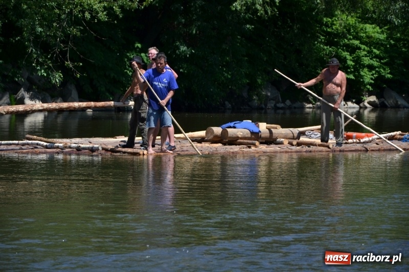 Zdjęcie w galerii na portalu naszraciborz.pl: Flisacy na Meandrach Odry w Chałupkach  wiadomości z regionu