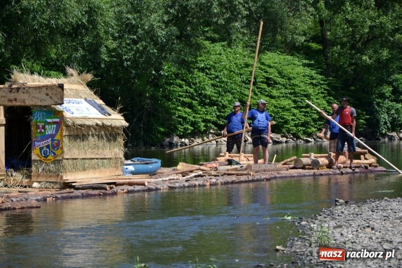 Zdjęcie w galerii na portalu naszraciborz.pl: Flisacy na Meandrach Odry w Chałupkach  wiadomości z regionu