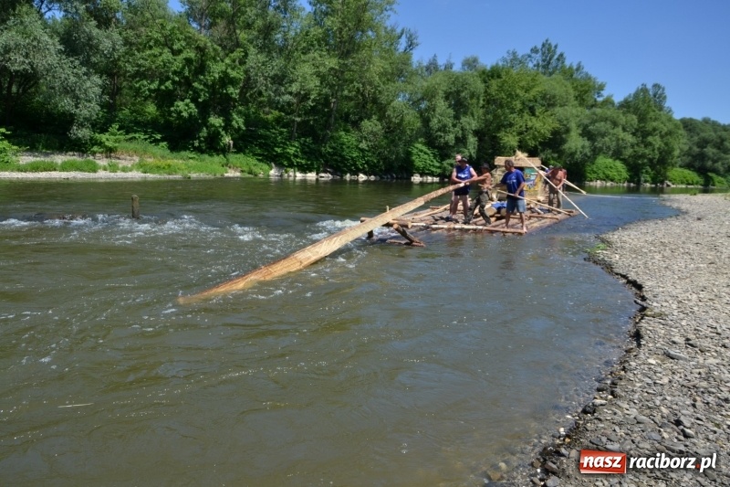 Zdjęcie w galerii na portalu naszraciborz.pl: Flisacy na Meandrach Odry w Chałupkach  wiadomości z regionu