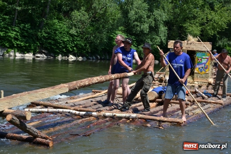 Zdjęcie w galerii na portalu naszraciborz.pl: Flisacy na Meandrach Odry w Chałupkach  wiadomości z regionu