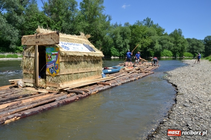 Zdjęcie w galerii na portalu naszraciborz.pl: Flisacy na Meandrach Odry w Chałupkach  wiadomości z regionu