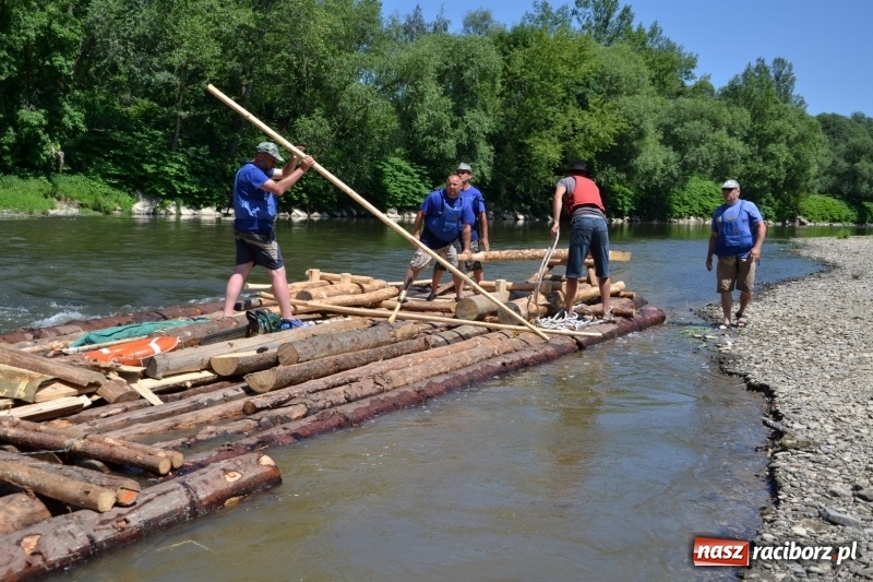 Zdjęcie w galerii na portalu naszraciborz.pl: Flisacy na Meandrach Odry w Chałupkach  wiadomości z regionu