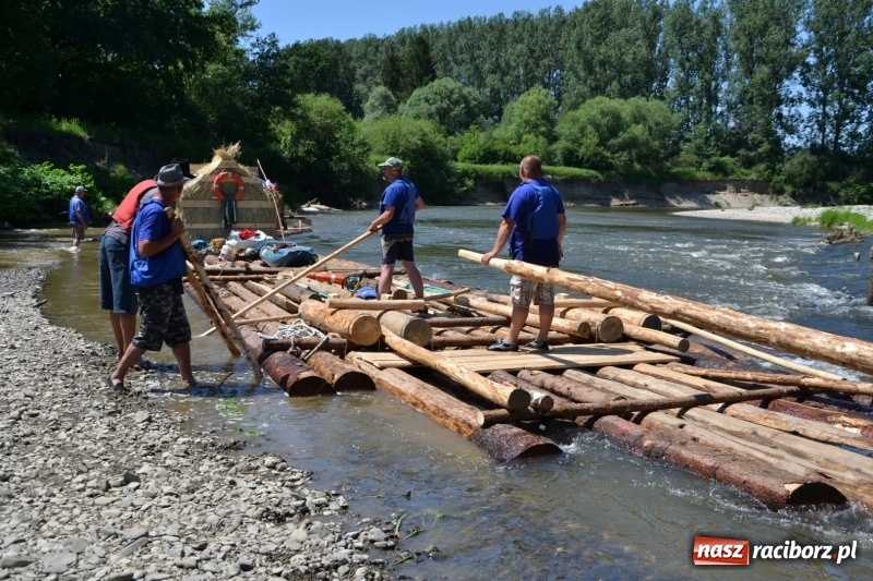 Zdjęcie w galerii na portalu naszraciborz.pl: Flisacy na Meandrach Odry w Chałupkach  wiadomości z regionu