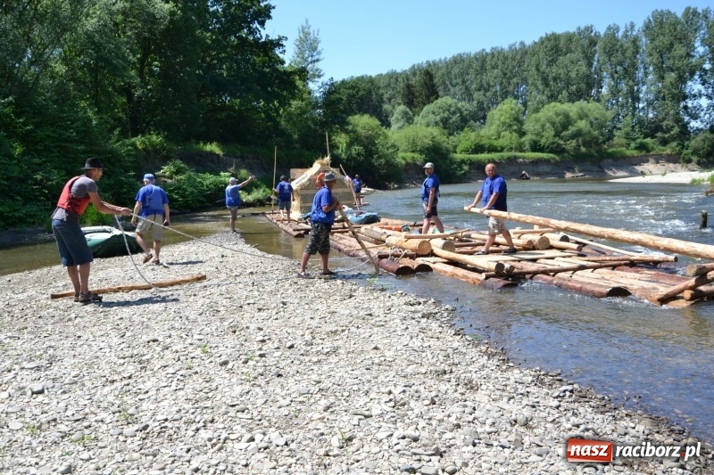Zdjęcie w galerii na portalu naszraciborz.pl: Flisacy na Meandrach Odry w Chałupkach  wiadomości z regionu