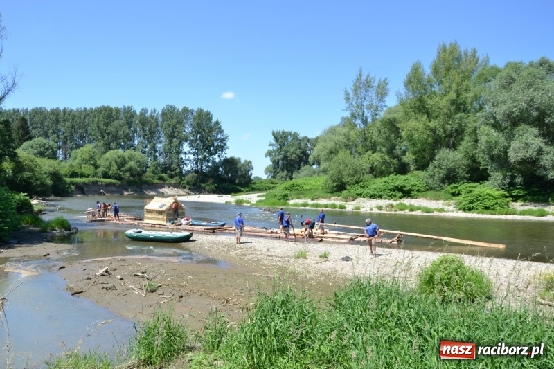 Zdjęcie w galerii na portalu naszraciborz.pl: Flisacy na Meandrach Odry w Chałupkach  wiadomości z regionu