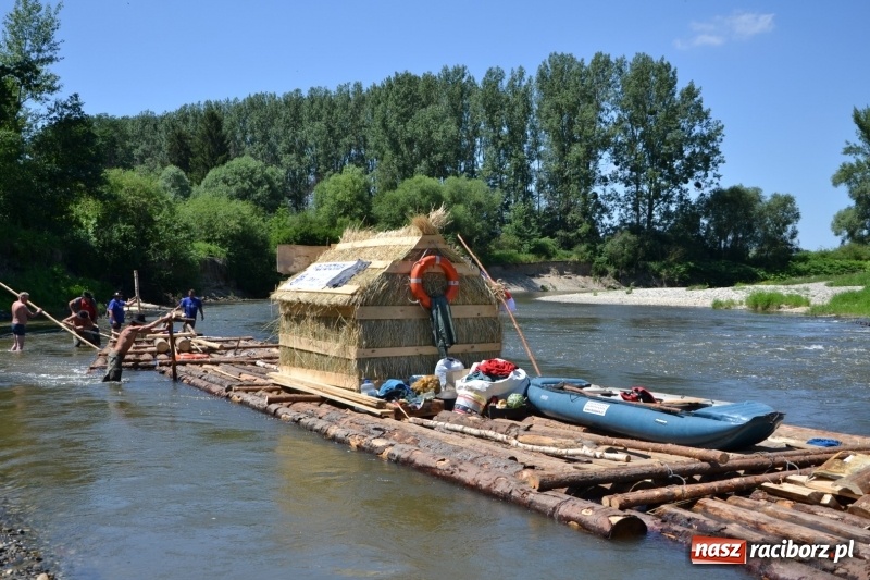 Zdjęcie w galerii na portalu naszraciborz.pl: Flisacy na Meandrach Odry w Chałupkach  wiadomości z regionu