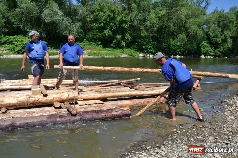 Zdjęcie w galerii na portalu naszraciborz.pl: Flisacy na Meandrach Odry w Chałupkach  wiadomości z regionu