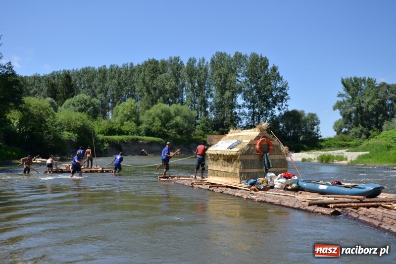 Zdjęcie w galerii na portalu naszraciborz.pl: Flisacy na Meandrach Odry w Chałupkach  wiadomości z regionu