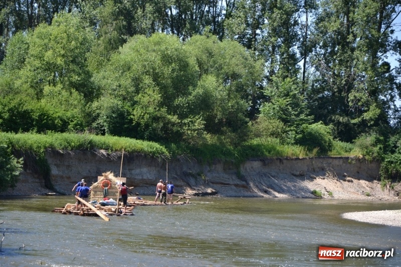 Zdjęcie w galerii na portalu naszraciborz.pl: Flisacy na Meandrach Odry w Chałupkach  wiadomości z regionu