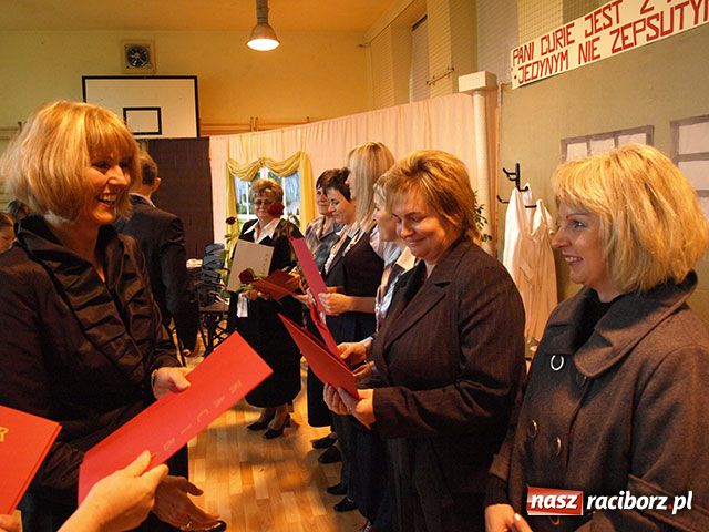 Zdjęcie w galerii na portalu naszraciborz.pl: Życzę wam noblisty wiadomości z regionu