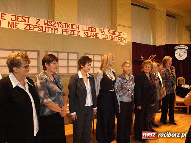 Zdjęcie w galerii na portalu naszraciborz.pl: Życzę wam noblisty wiadomości z regionu