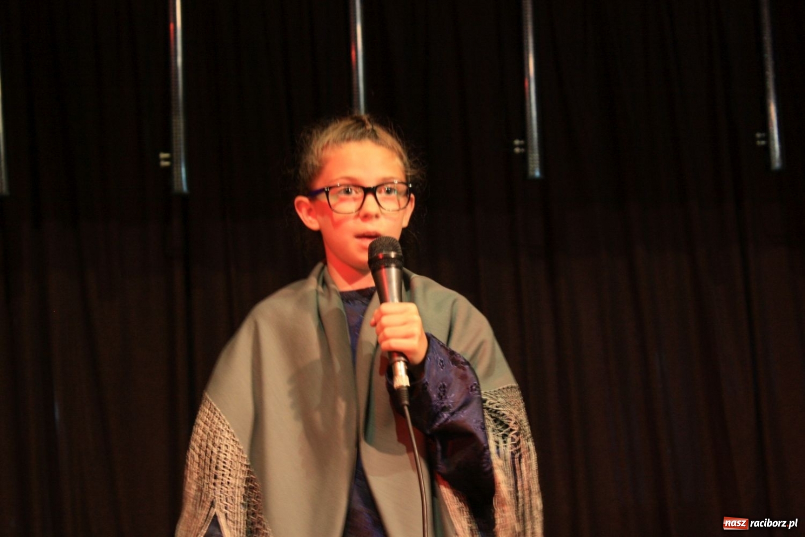 Zdjęcie w galerii na portalu naszraciborz.pl: Pieśń, taniec i śmiech podczas Koncertu Laureatów XVII Gminnego Przeglądu Zespołów Artystycznych w Krzanowicach wiadomości z regionu