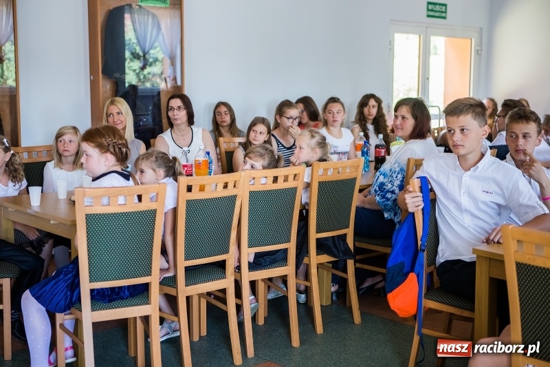 Zdjęcie w galerii na portalu naszraciborz.pl: W Rudniku nagrodzono najlepszych uczniów wiadomości z regionu