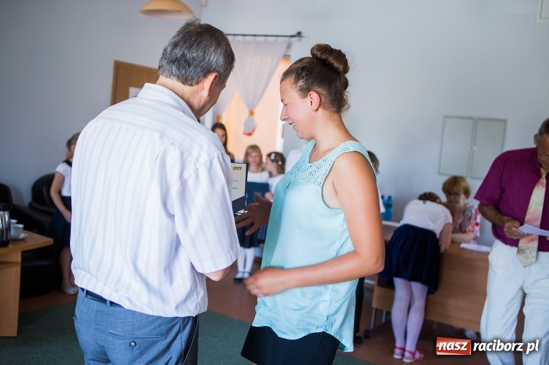Zdjęcie w galerii na portalu naszraciborz.pl: W Rudniku nagrodzono najlepszych uczniów wiadomości z regionu