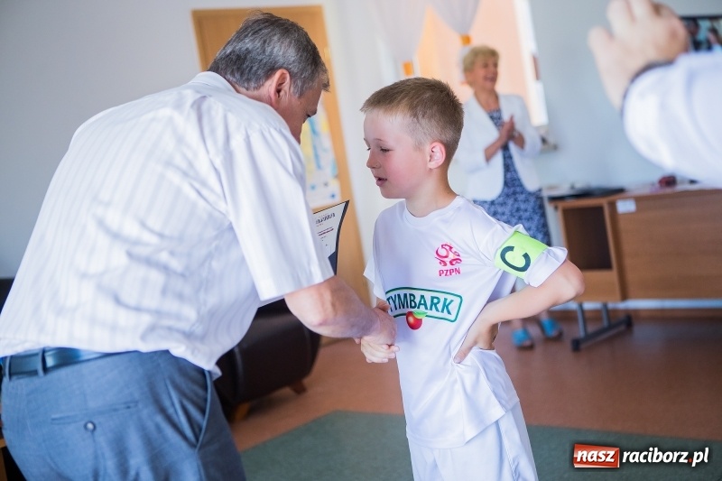 Zdjęcie w galerii na portalu naszraciborz.pl: W Rudniku nagrodzono najlepszych uczniów wiadomości z regionu