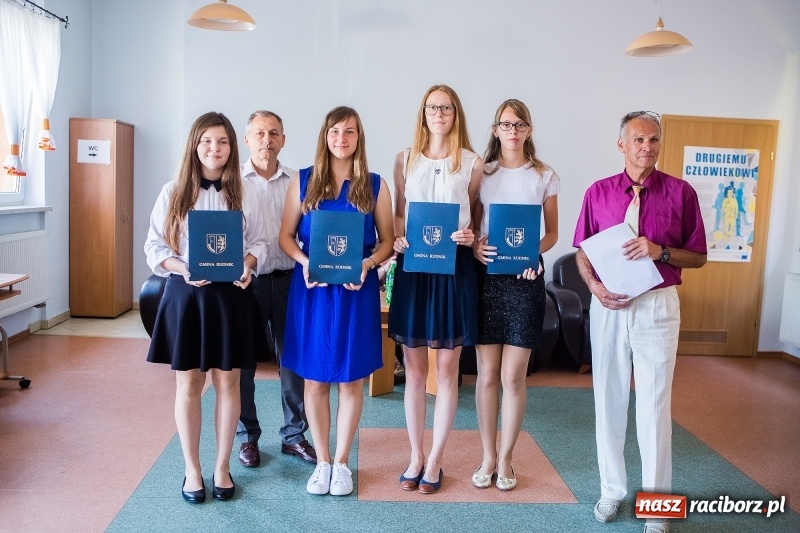 Zdjęcie w galerii na portalu naszraciborz.pl: W Rudniku nagrodzono najlepszych uczniów wiadomości z regionu