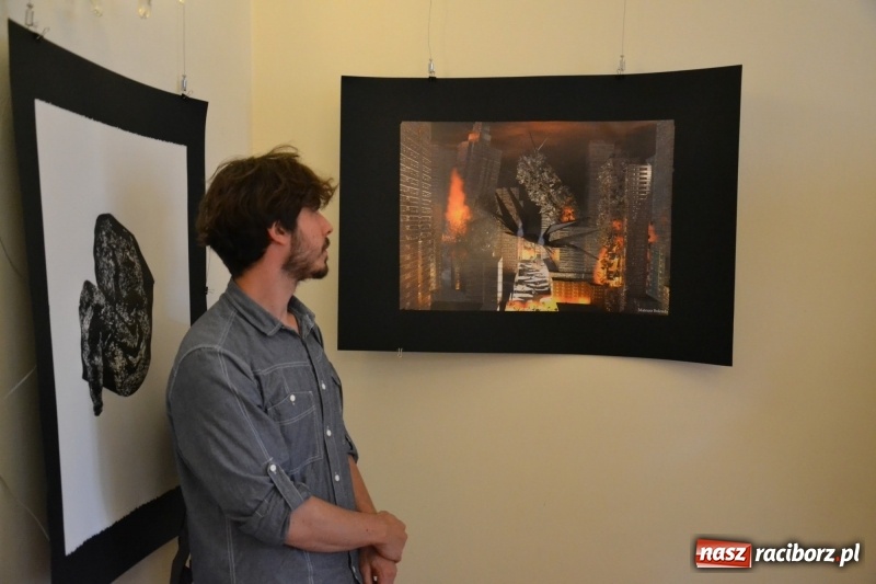 Zdjęcie w galerii na portalu naszraciborz.pl: Dyplomy 2017 - finisaż wystawy prac absolwentów Liceum Plastycznego na Zamku Piastowskim wiadomości z regionu