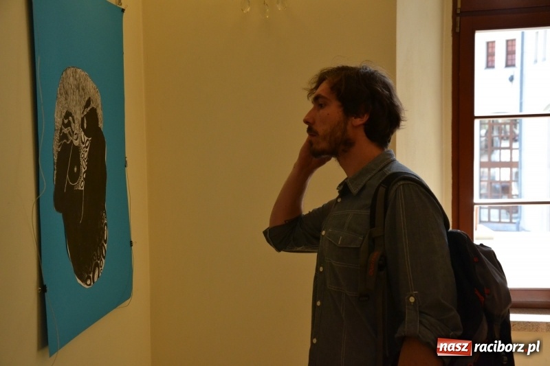 Zdjęcie w galerii na portalu naszraciborz.pl: Dyplomy 2017 - finisaż wystawy prac absolwentów Liceum Plastycznego na Zamku Piastowskim wiadomości z regionu