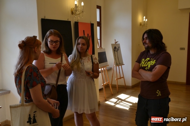 Zdjęcie w galerii na portalu naszraciborz.pl: Dyplomy 2017 - finisaż wystawy prac absolwentów Liceum Plastycznego na Zamku Piastowskim wiadomości z regionu