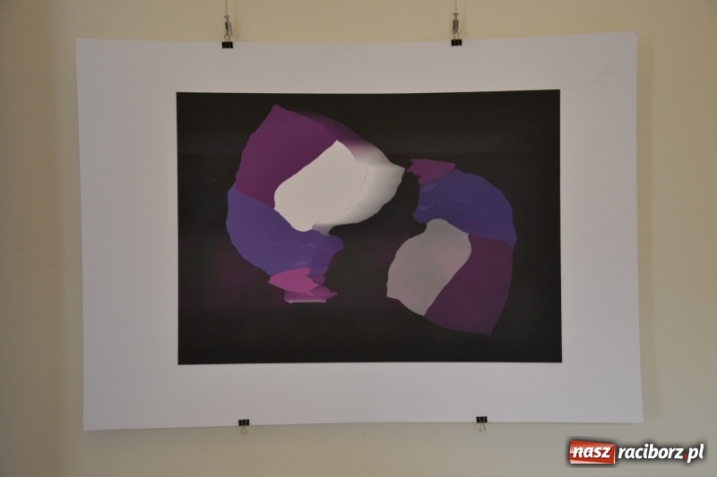 Zdjęcie w galerii na portalu naszraciborz.pl: Dyplomy 2017 - finisaż wystawy prac absolwentów Liceum Plastycznego na Zamku Piastowskim wiadomości z regionu