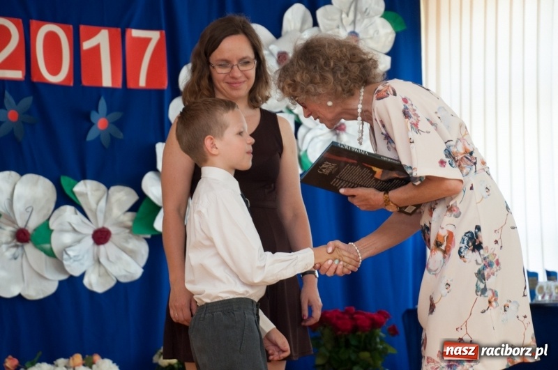 Zdjęcie w galerii na portalu naszraciborz.pl: Gala Laureatów SP 18 – wręczono Orły i SuperOrły Osiemnastki wiadomości z regionu