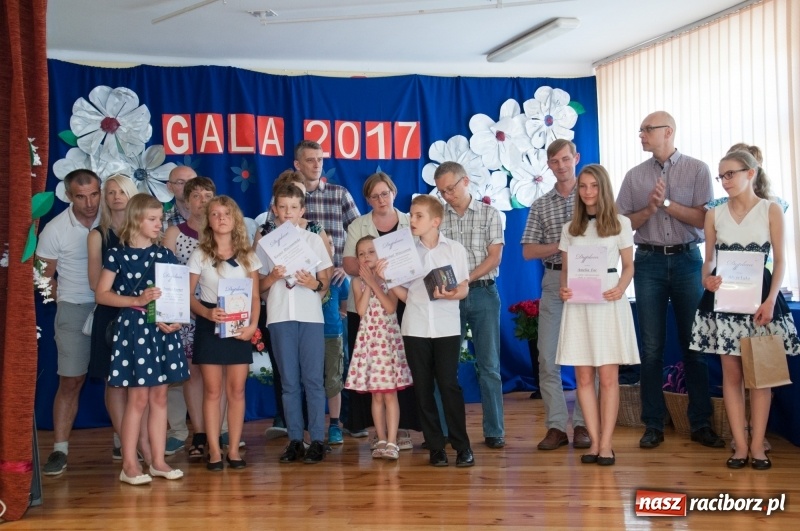 Zdjęcie w galerii na portalu naszraciborz.pl: Gala Laureatów SP 18 – wręczono Orły i SuperOrły Osiemnastki wiadomości z regionu