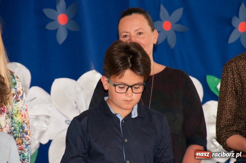 Zdjęcie w galerii na portalu naszraciborz.pl: Gala Laureatów SP 18 – wręczono Orły i SuperOrły Osiemnastki wiadomości z regionu