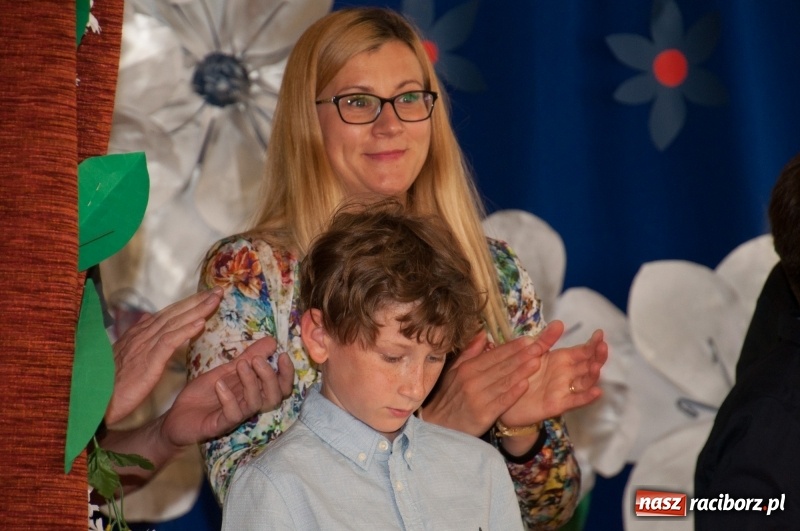 Zdjęcie w galerii na portalu naszraciborz.pl: Gala Laureatów SP 18 – wręczono Orły i SuperOrły Osiemnastki wiadomości z regionu