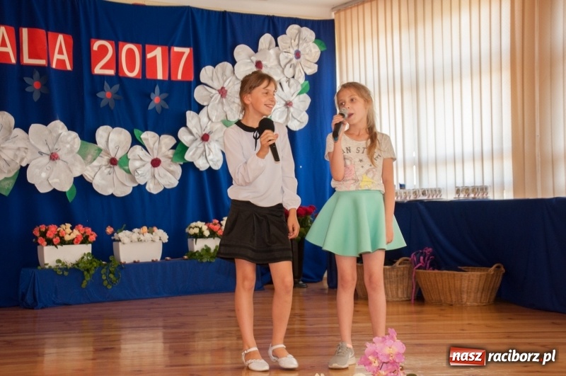 Zdjęcie w galerii na portalu naszraciborz.pl: Gala Laureatów SP 18 – wręczono Orły i SuperOrły Osiemnastki wiadomości z regionu