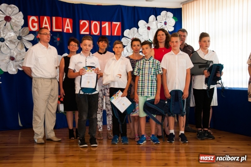 Zdjęcie w galerii na portalu naszraciborz.pl: Gala Laureatów SP 18 – wręczono Orły i SuperOrły Osiemnastki wiadomości z regionu