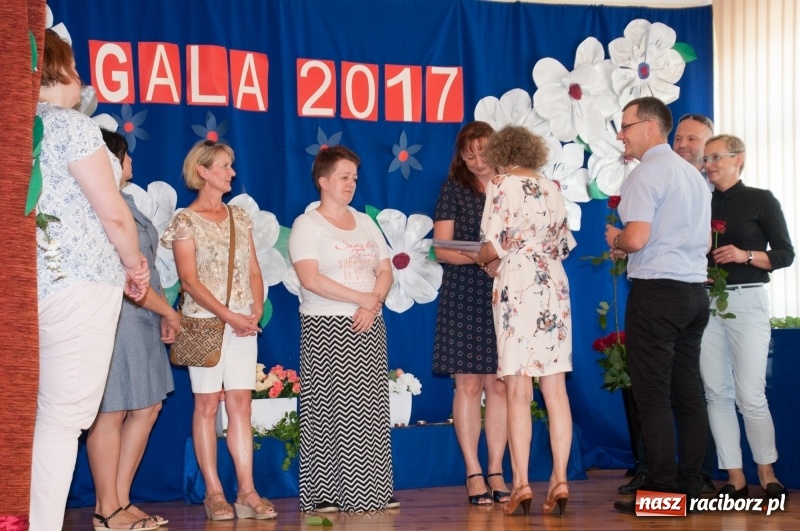Zdjęcie w galerii na portalu naszraciborz.pl: Gala Laureatów SP 18 – wręczono Orły i SuperOrły Osiemnastki wiadomości z regionu
