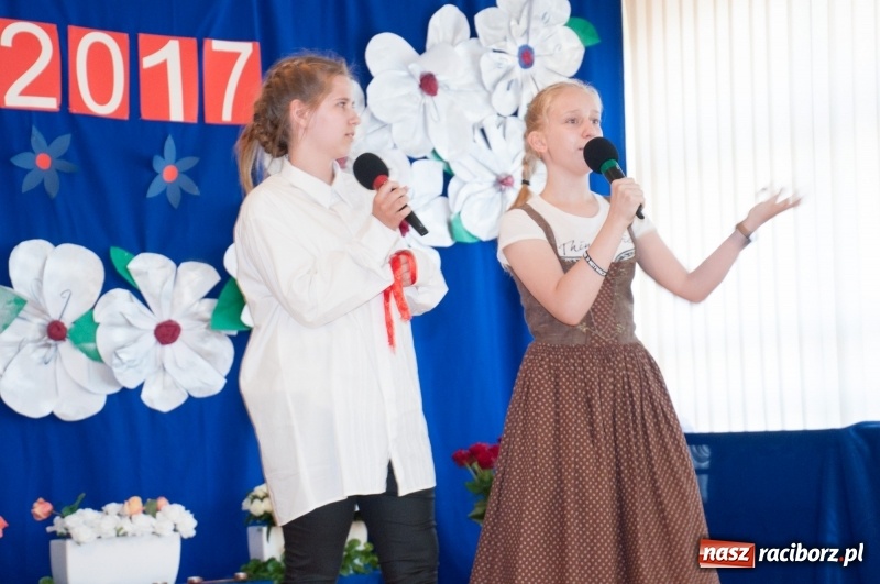 Zdjęcie w galerii na portalu naszraciborz.pl: Gala Laureatów SP 18 – wręczono Orły i SuperOrły Osiemnastki wiadomości z regionu