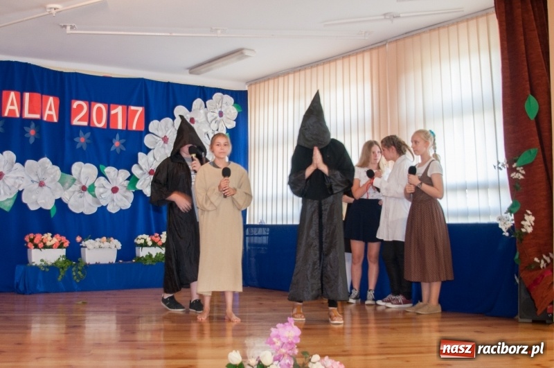 Zdjęcie w galerii na portalu naszraciborz.pl: Gala Laureatów SP 18 – wręczono Orły i SuperOrły Osiemnastki wiadomości z regionu