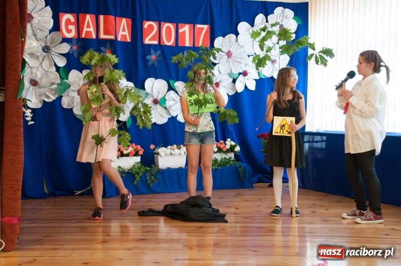 Zdjęcie w galerii na portalu naszraciborz.pl: Gala Laureatów SP 18 – wręczono Orły i SuperOrły Osiemnastki wiadomości z regionu