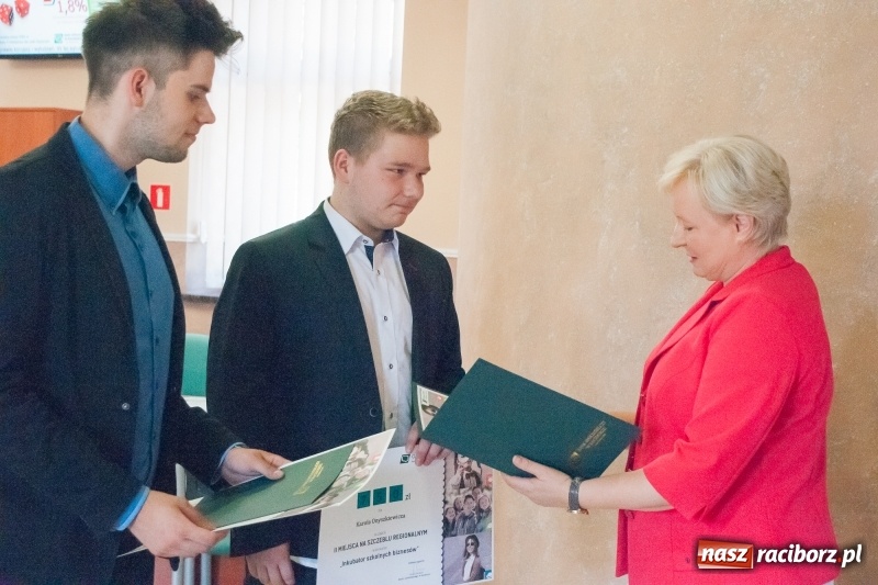 Zdjęcie w galerii na portalu naszraciborz.pl: Raciborscy uczniowie odnieśli sukces w IV edycji konkursu w ramach programu TalentowiSKO wiadomości z regionu