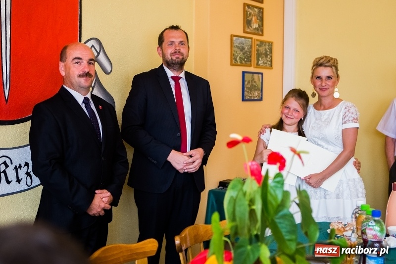 Zdjęcie w galerii na portalu naszraciborz.pl: Najlepsi uczniowie z gminy Krzanowice nagrodzeni wiadomości z regionu