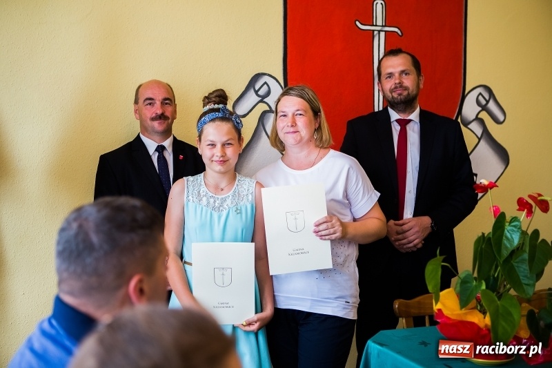 Zdjęcie w galerii na portalu naszraciborz.pl: Najlepsi uczniowie z gminy Krzanowice nagrodzeni wiadomości z regionu