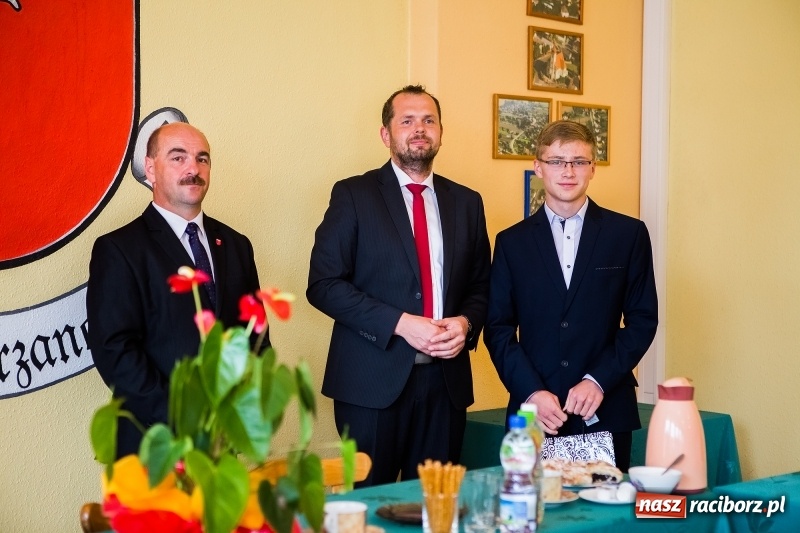 Zdjęcie w galerii na portalu naszraciborz.pl: Najlepsi uczniowie z gminy Krzanowice nagrodzeni wiadomości z regionu