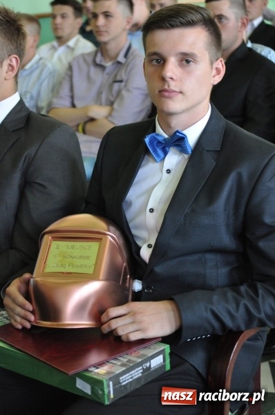 Zdjęcie w galerii na portalu naszraciborz.pl: OSZ Rafako świętował zakończenie roku szkolnego  wiadomości z regionu