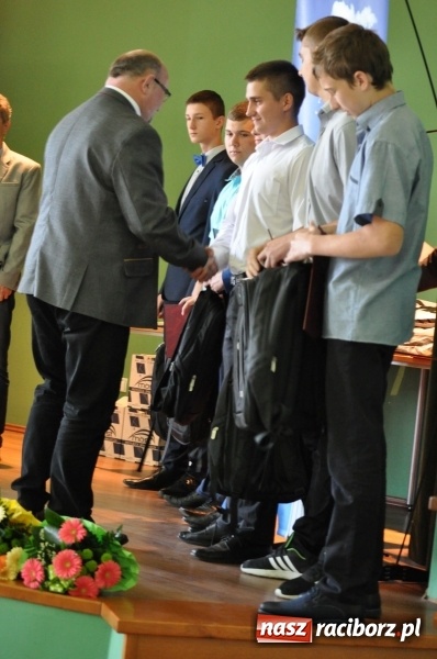 Zdjęcie w galerii na portalu naszraciborz.pl: OSZ Rafako świętował zakończenie roku szkolnego  wiadomości z regionu