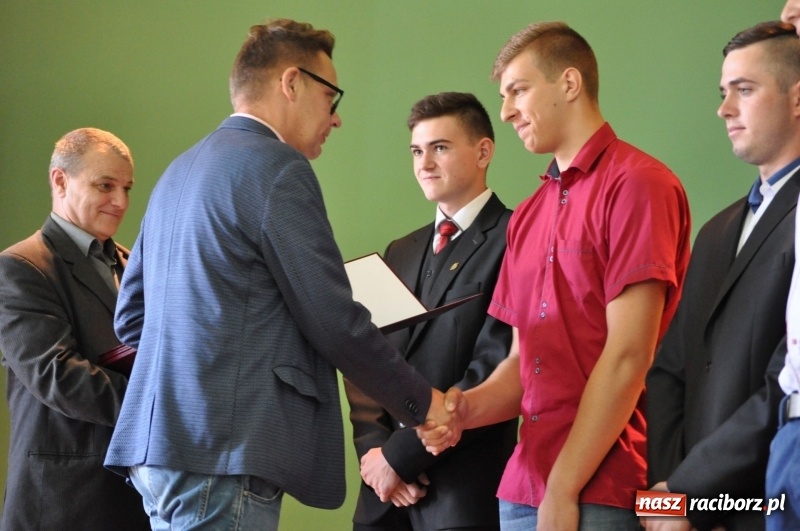 Zdjęcie w galerii na portalu naszraciborz.pl: OSZ Rafako świętował zakończenie roku szkolnego  wiadomości z regionu