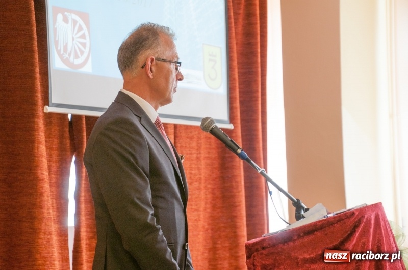 Zdjęcie w galerii na portalu naszraciborz.pl: Miejskie zakończenie roku szkolnego – po raz ostatni w gimnazjum... wiadomości z regionu