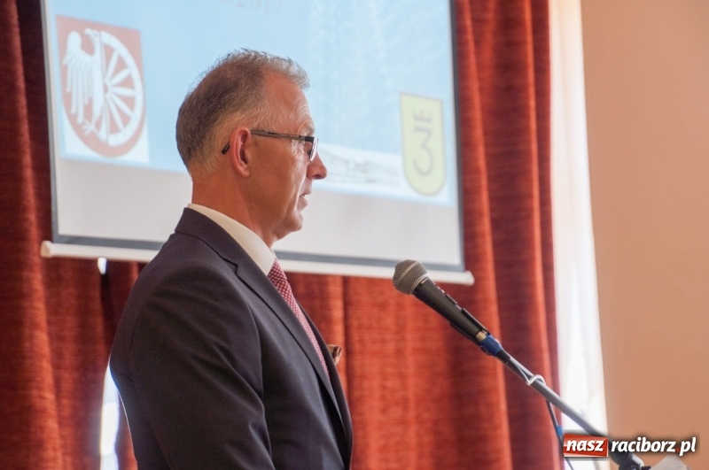 Zdjęcie w galerii na portalu naszraciborz.pl: Miejskie zakończenie roku szkolnego – po raz ostatni w gimnazjum... wiadomości z regionu