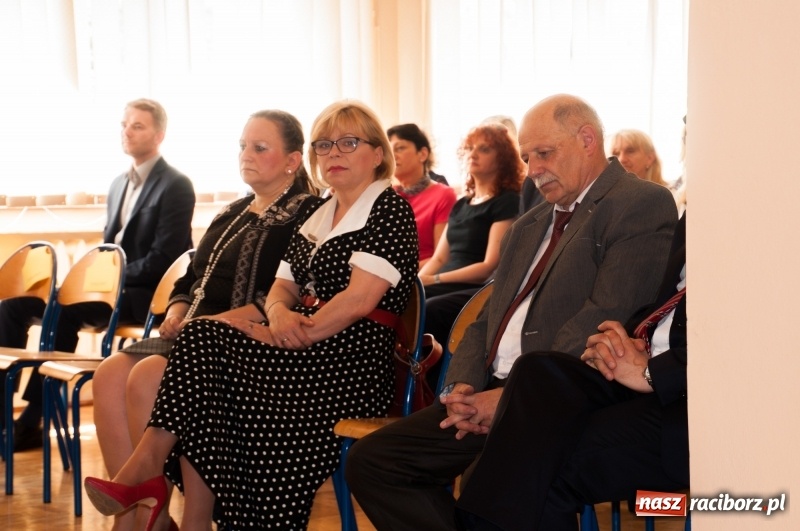 Zdjęcie w galerii na portalu naszraciborz.pl: Miejskie zakończenie roku szkolnego – po raz ostatni w gimnazjum... wiadomości z regionu